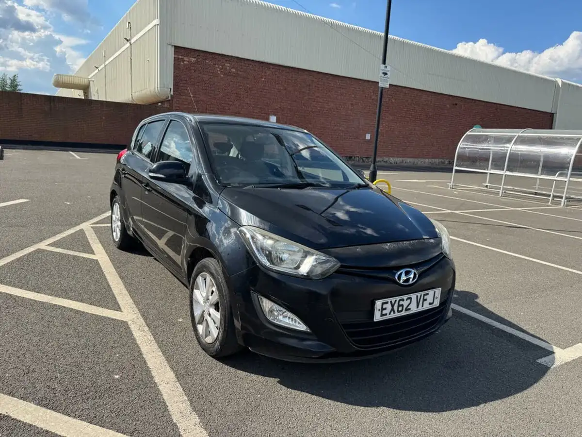 2012-hyundai-i20-12-active-5d-big-0