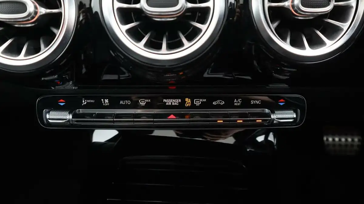 2020-mercedes-benz-a-class-20d-a200d-exclusive-edition-big-12