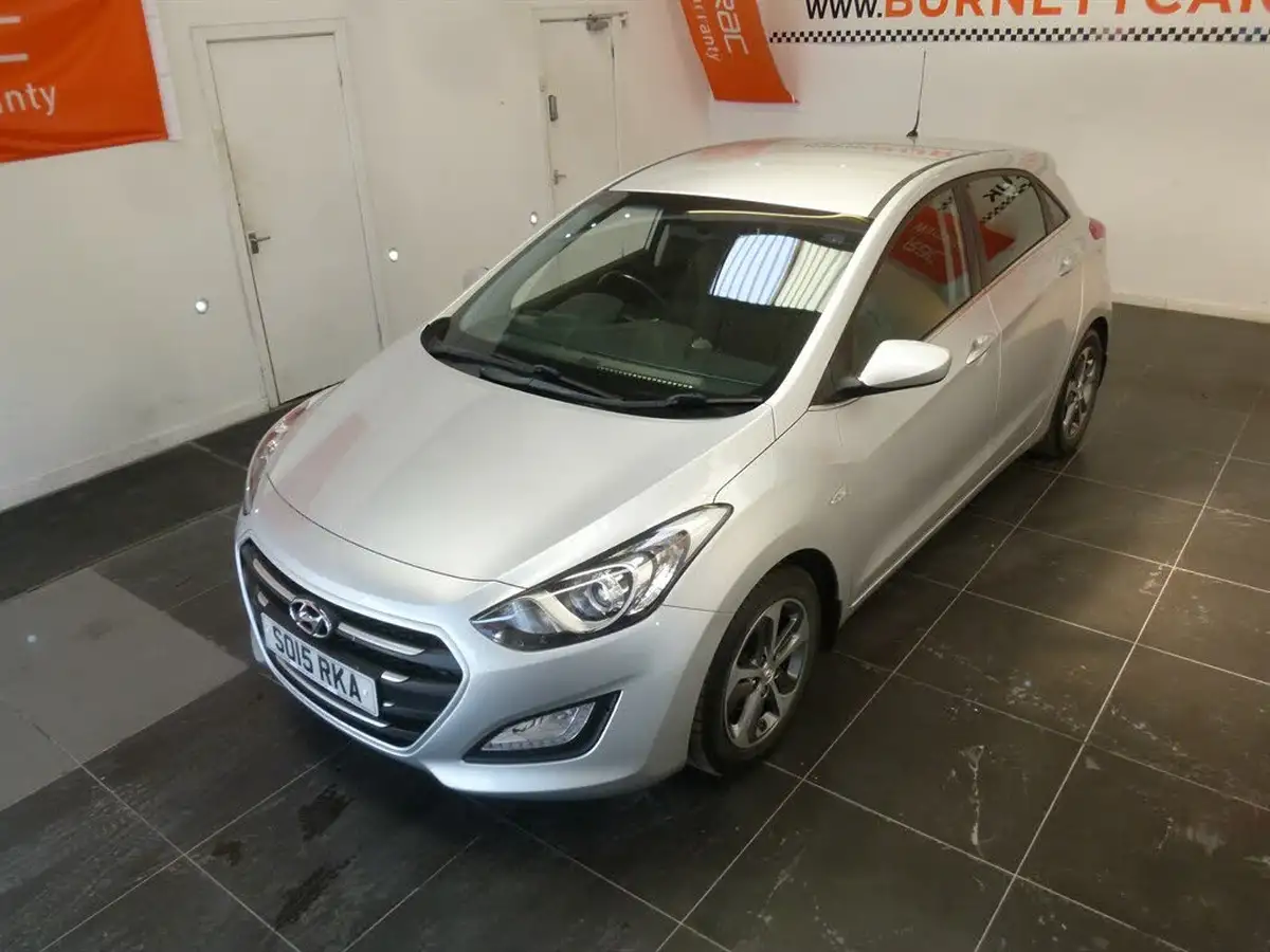 2015-hyundai-i30-14-se-big-9