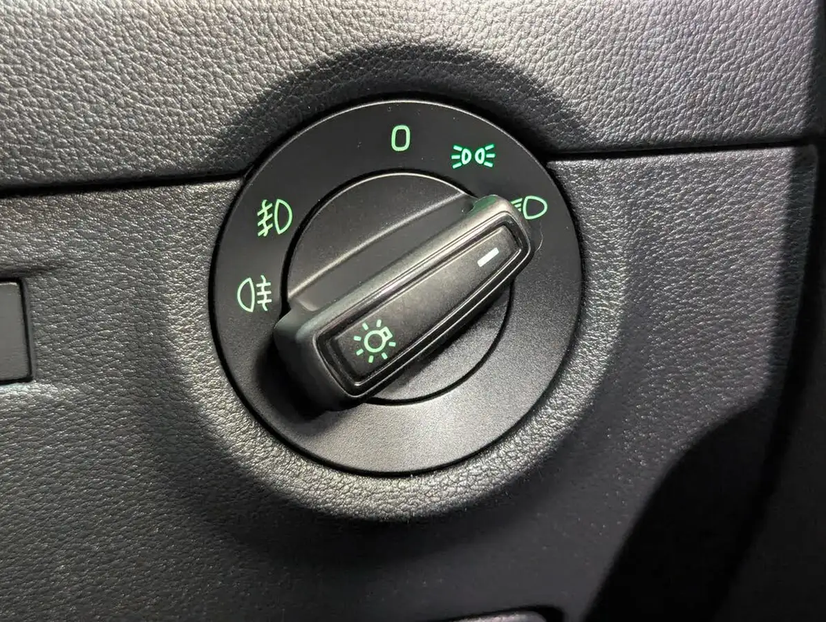 2019-skoda-octavia-15-tsi-se-estate-dsg-big-14