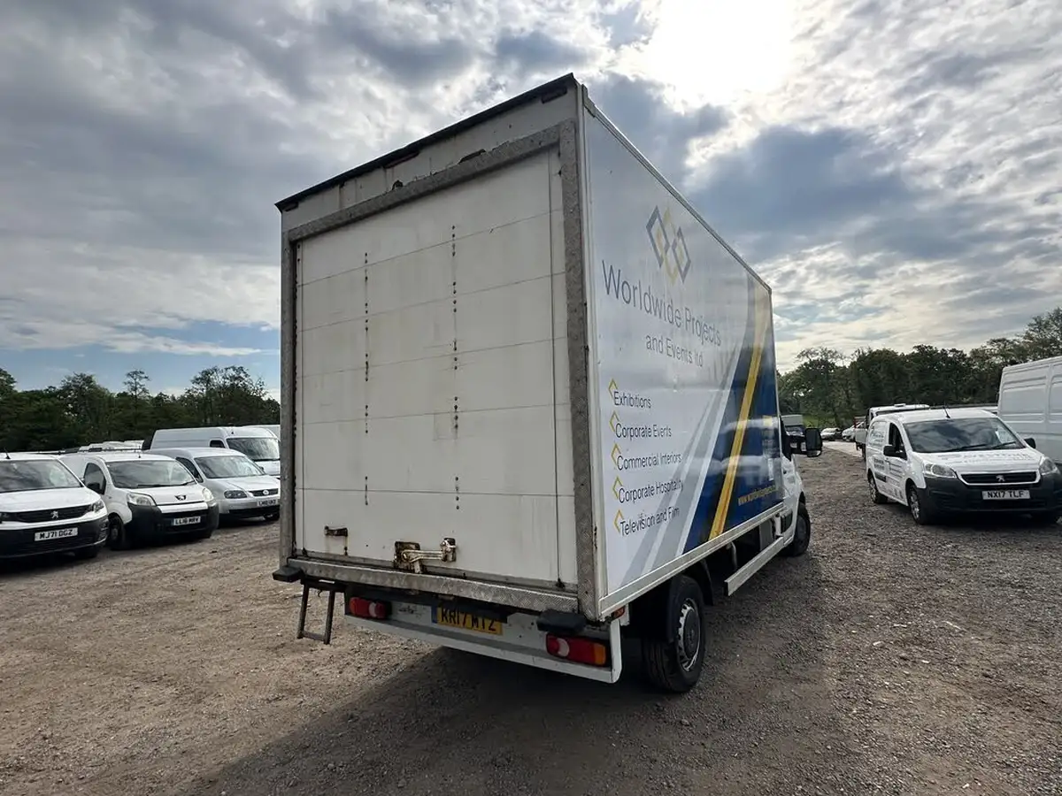 2017-renault-master-23dci-ccll35-125-fwd-chassis-cab-big-7