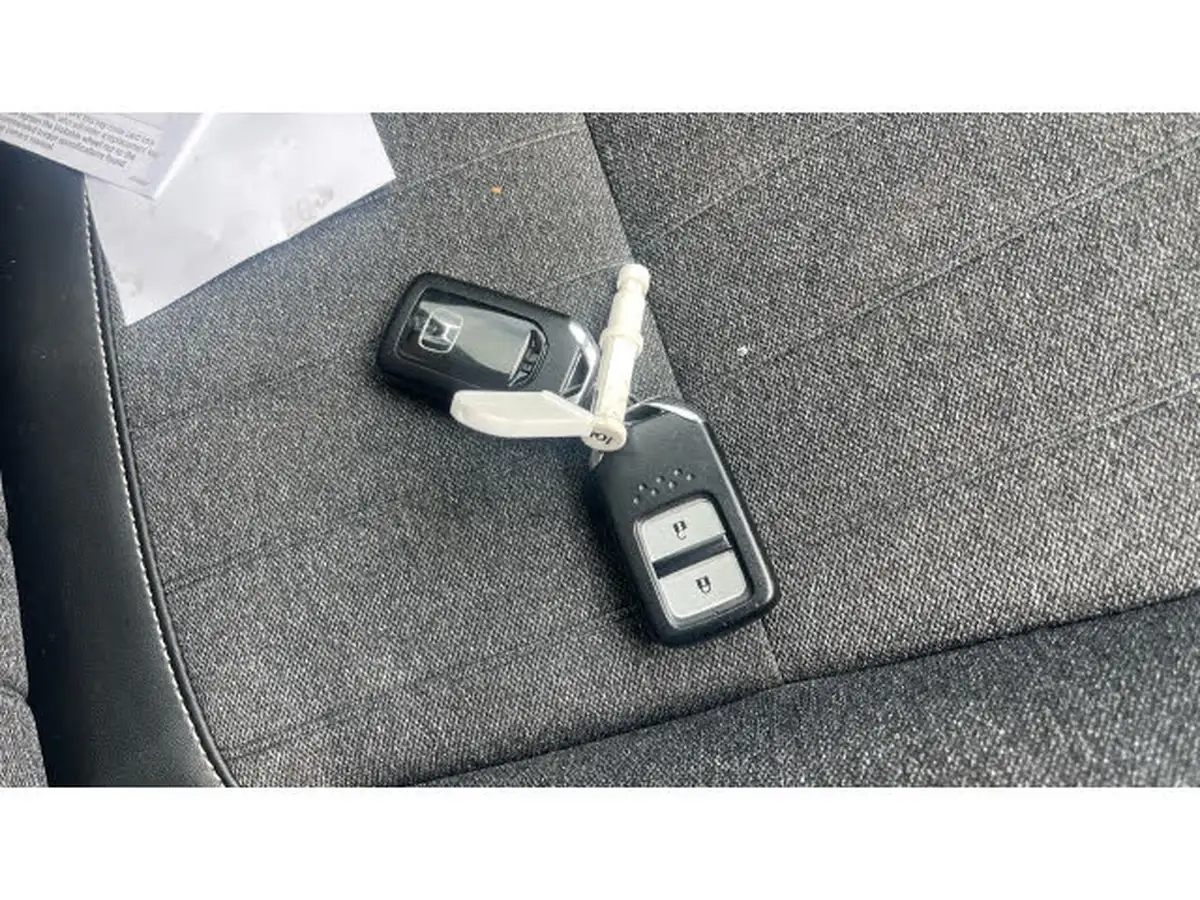 2021-honda-jazz-15-i-mmd-ex-107ps-big-18