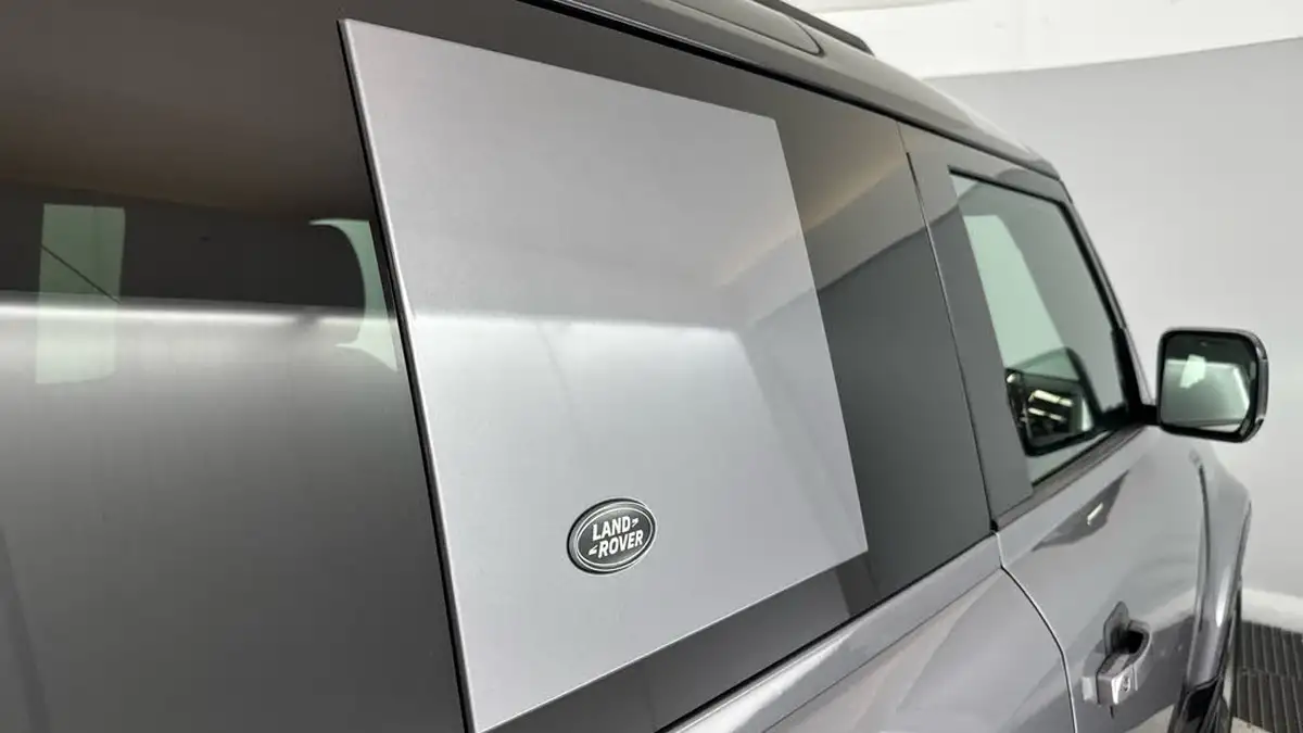 2021-land-rover-90-defender-30-d250-x-dynamic-se-big-23