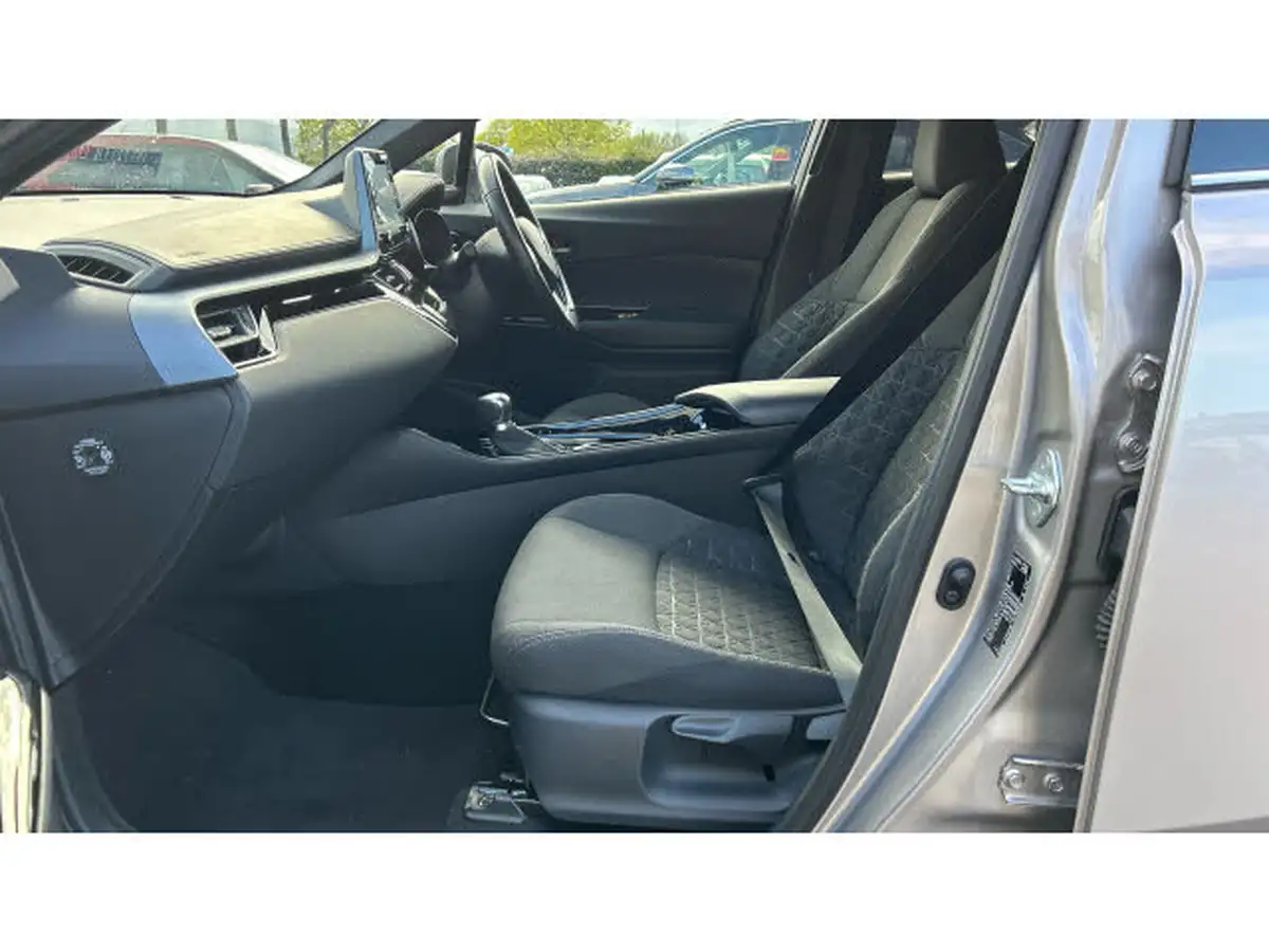 2021-toyota-c-hr-18-vvt-i-design-big-9