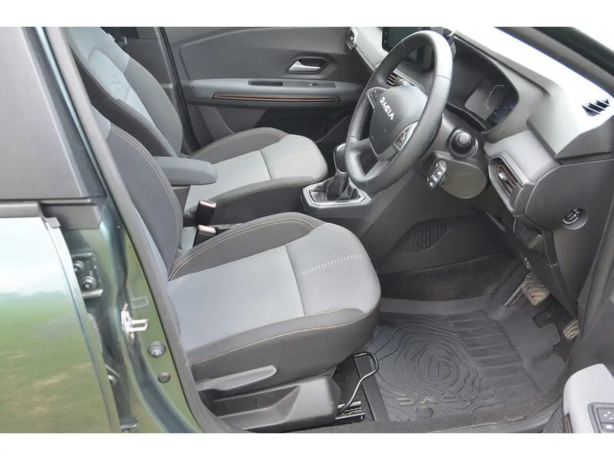 2024-dacia-jogger-16-tce-extreme-big-1
