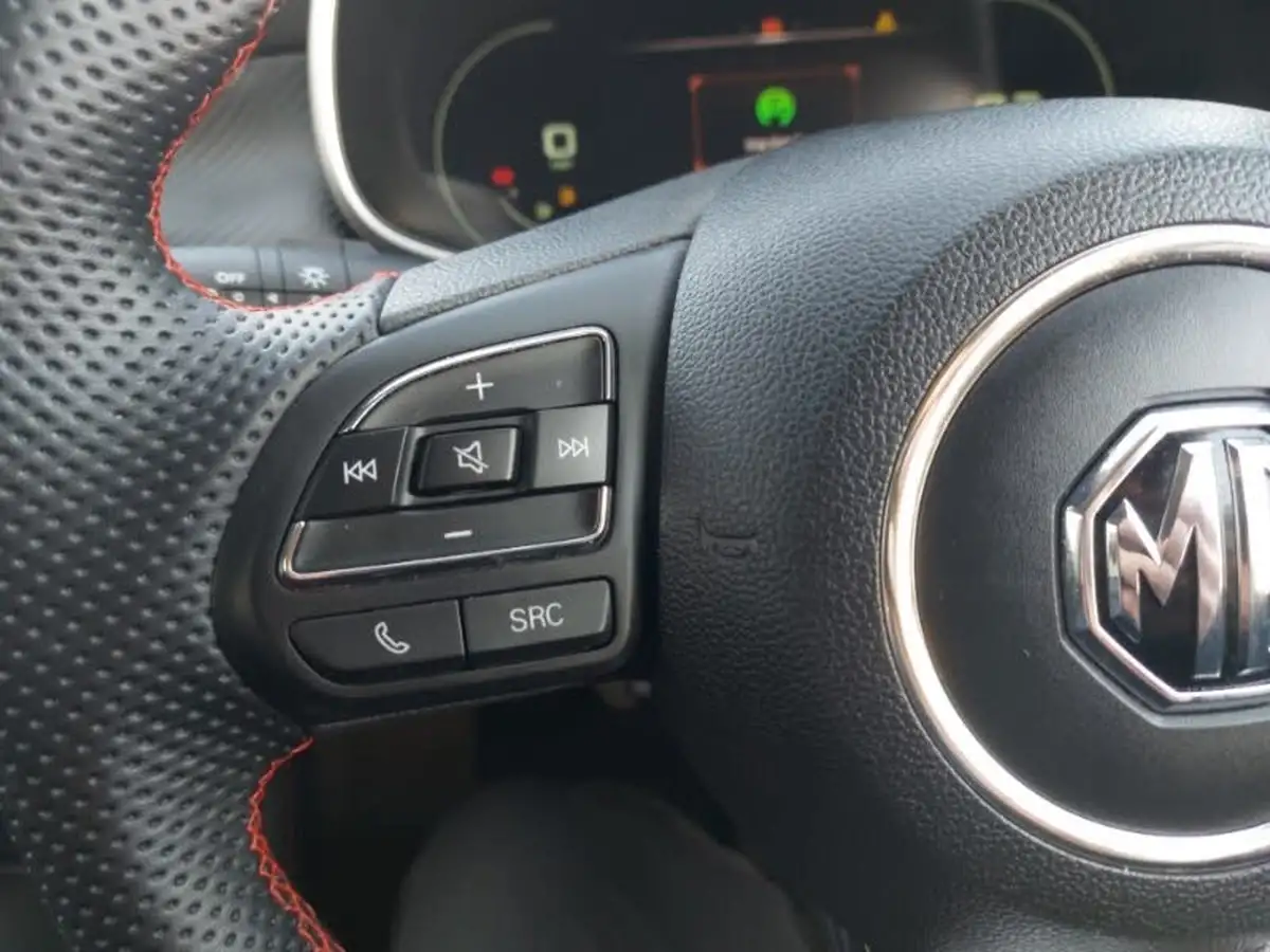 2024-mg-zs-suv-15-vti-tech-exclusive-big-11