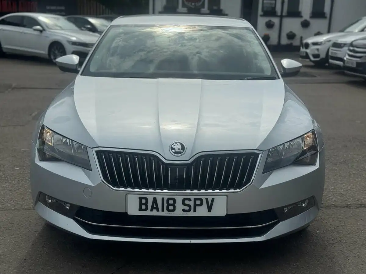 2018-skoda-superb-20tdi-scr-se-hatchback-dsg-big-1