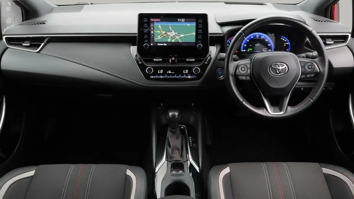 2021-toyota-corolla-18-vvt-i-gr-sport-trk-hatchback-big-13