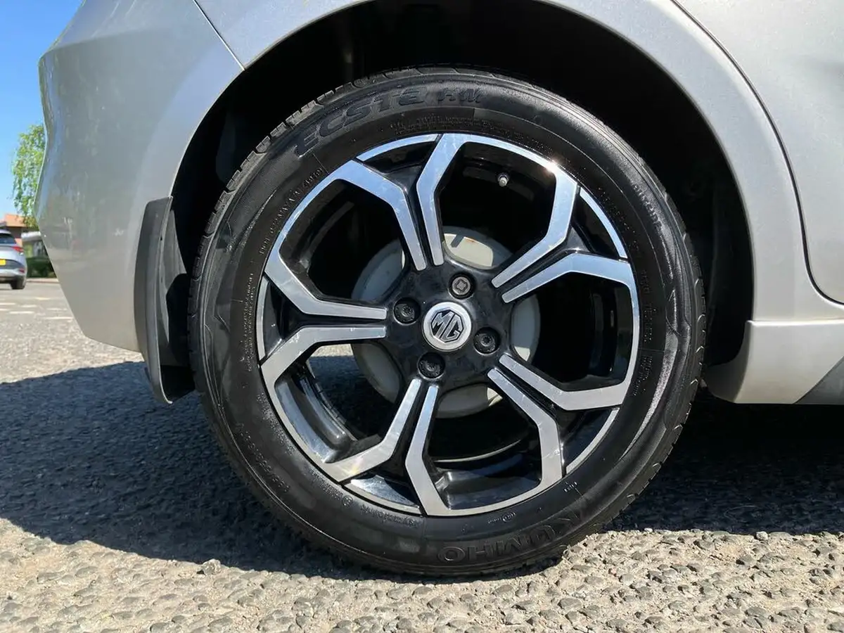 2020-mg-mg3-15-vti-tech-exclusive-big-7