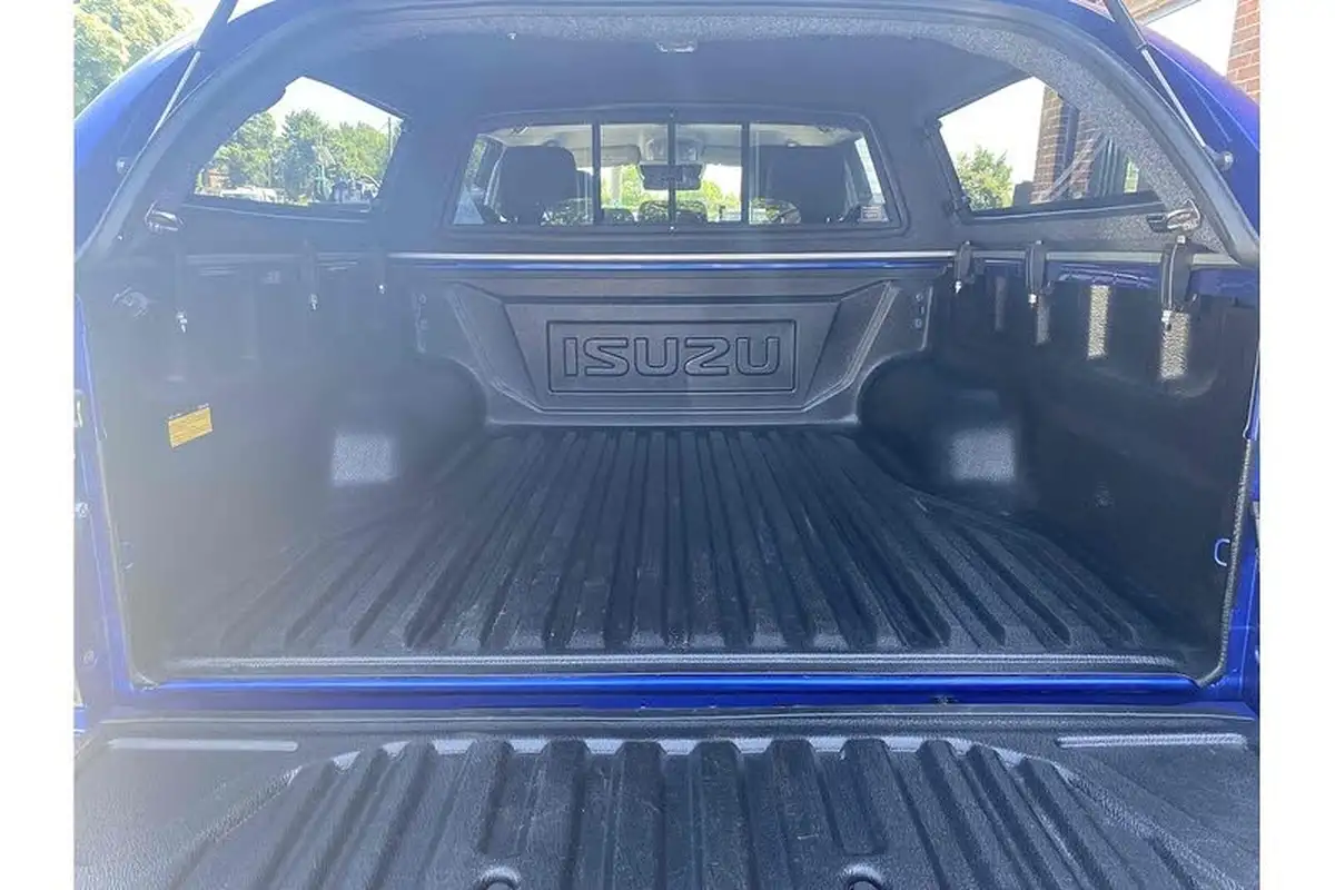 2024-isuzu-d-max-19td-dl40-auto-big-6