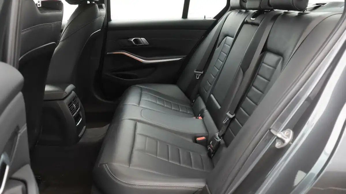 2020-bmw-3-series-20-330e-m-sport-saloon-4d-big-16
