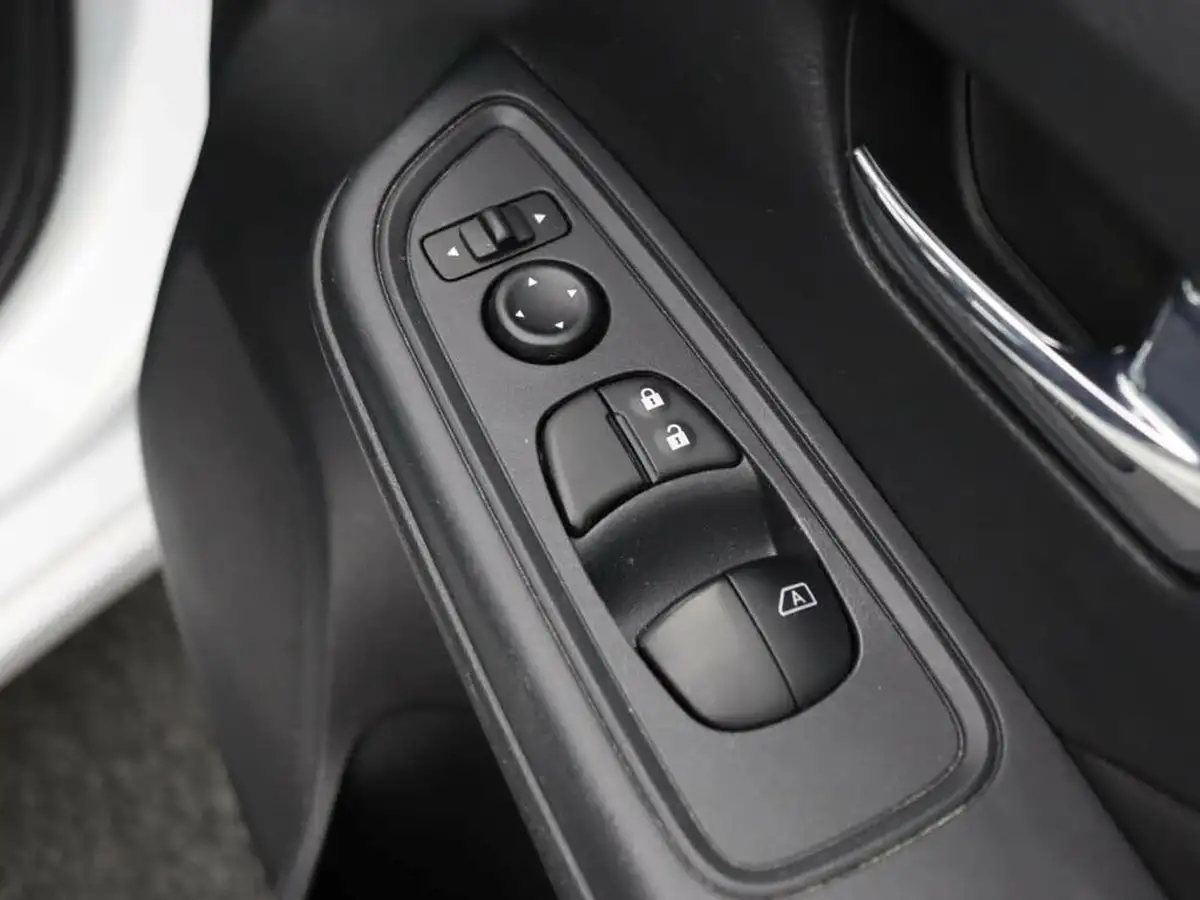 2021-nissan-micra-10-ig-t-acenta-big-27