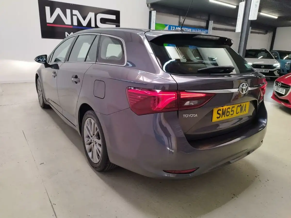 2015-toyota-avensis-16d-4d-business-edition-touring-sports-5d-big-5