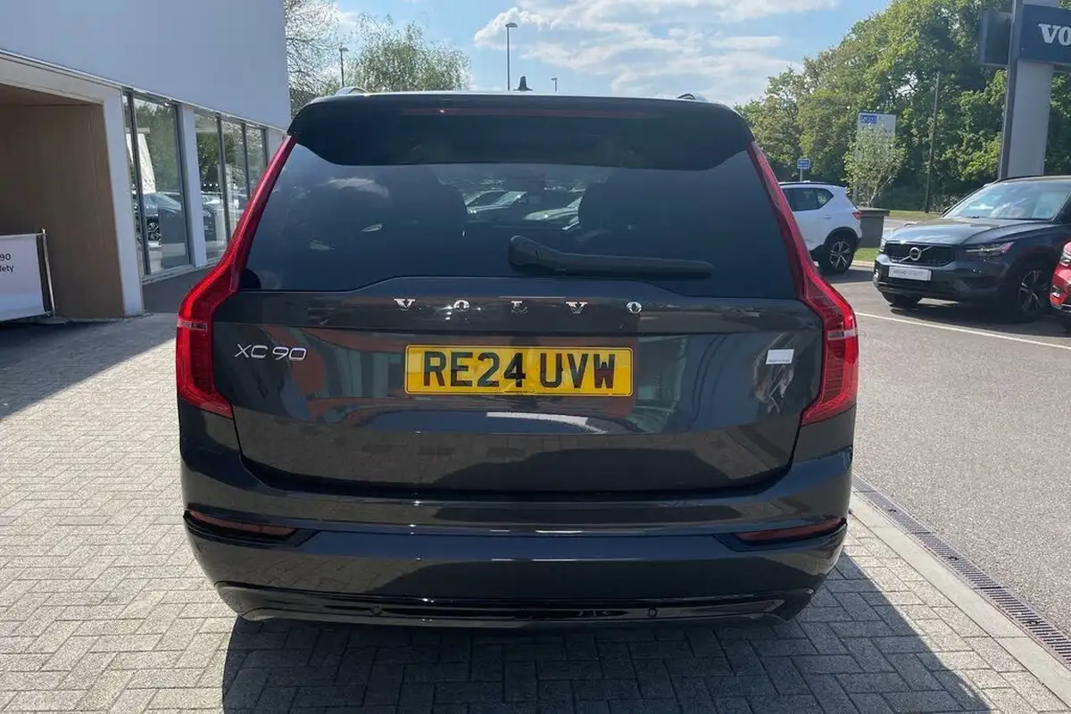 2024-volvo-xc90-20-t8-plus-big-9