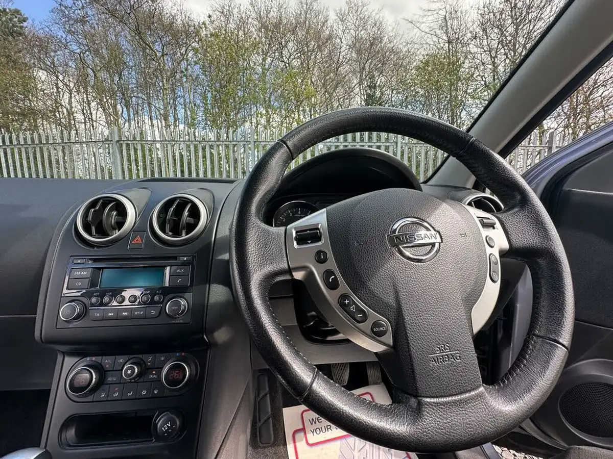 2011-nissan-qashqai-16-acenta-big-22