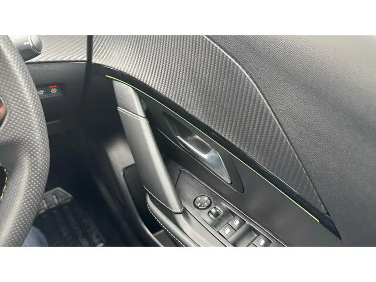 2021-peugeot-208-15-bluehdi-gt-line-big-21