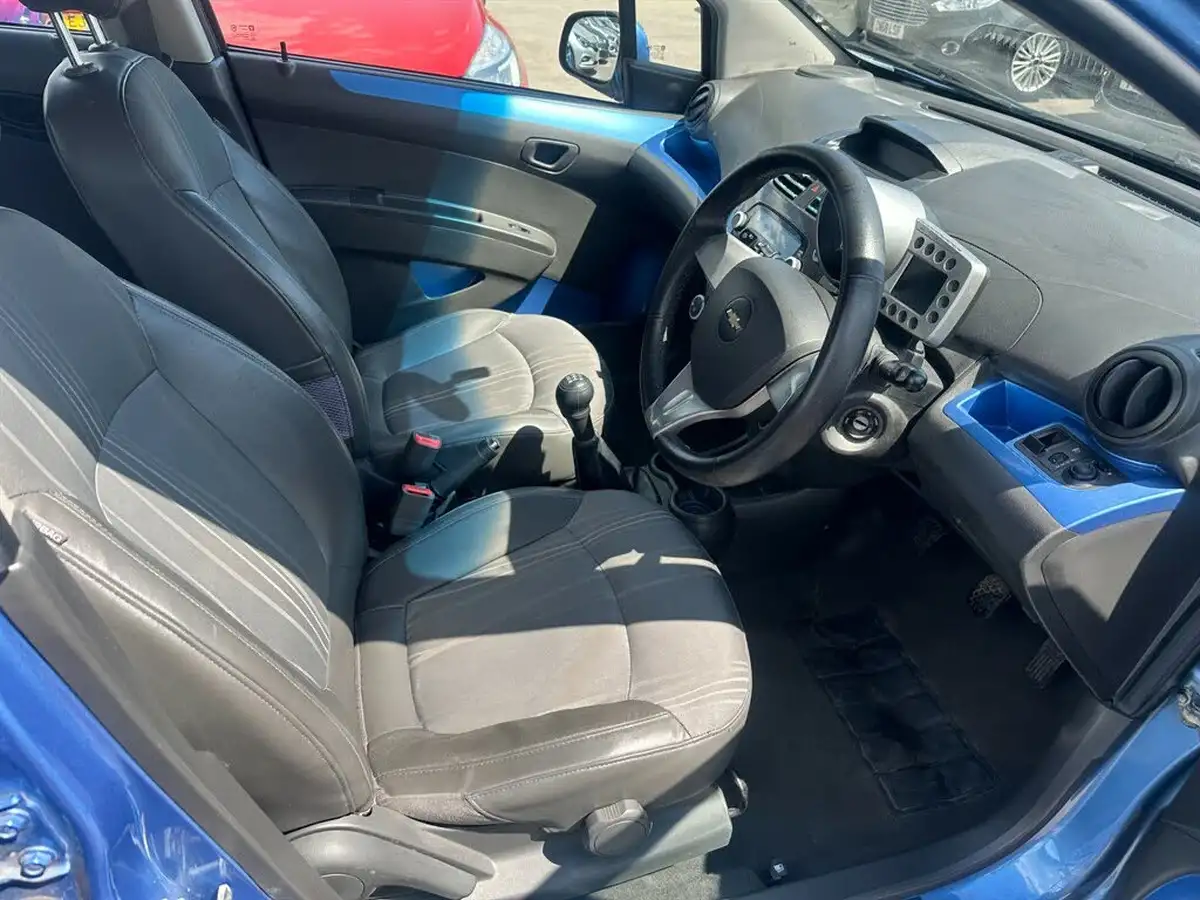 2013-chevrolet-spark-12-ltz-big-6