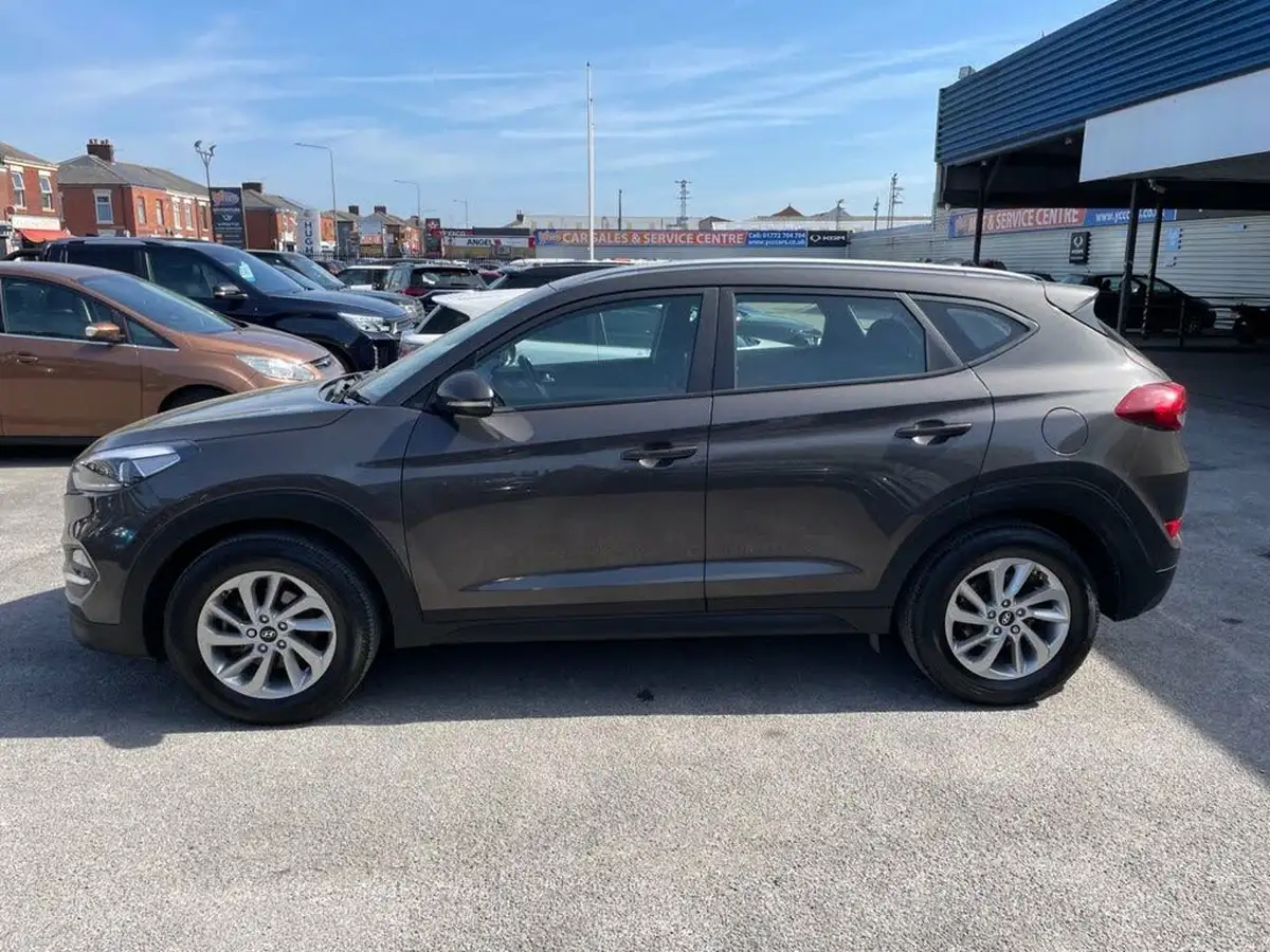 2016-hyundai-tucson-17crdi-blue-drive-se-116ps-big-8