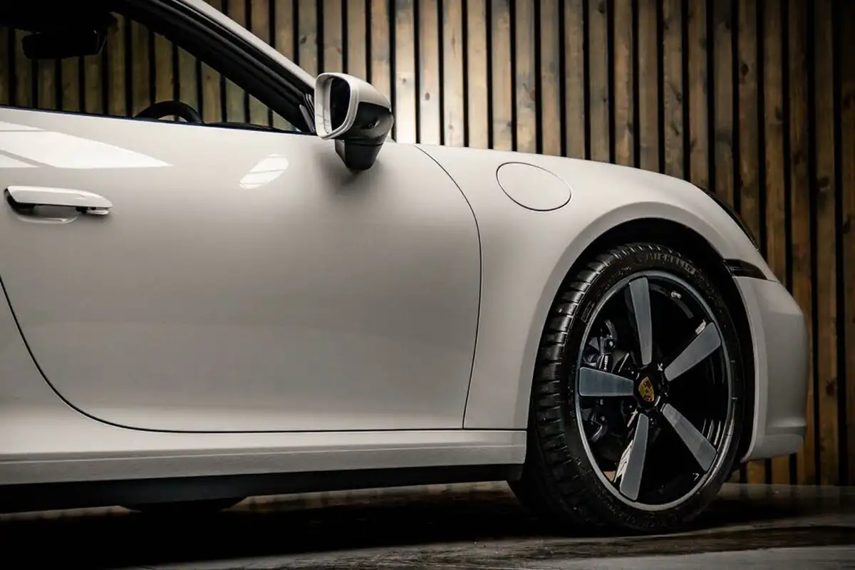 2021-porsche-911-30-carrera-4-coupe-big-13