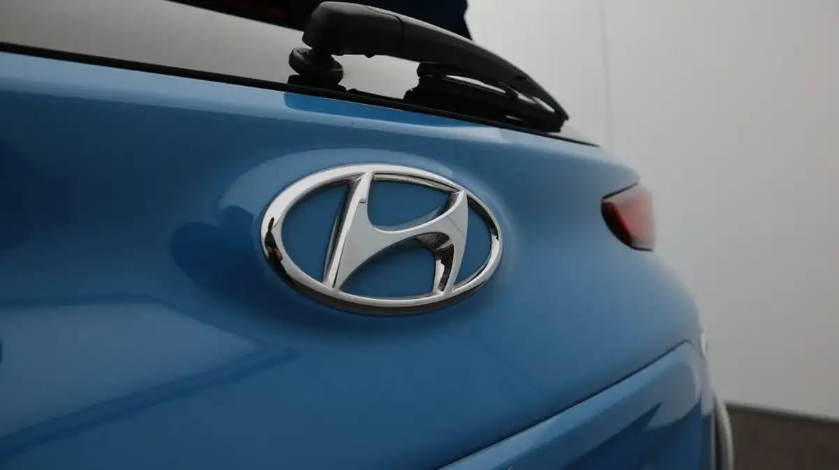 2022-hyundai-kona-e-premium-204ps-64kwh-7kw-obc-big-22
