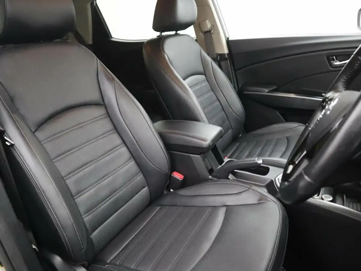 2022-kgm-ssangyong-tivoli-15-ultimate-auto-big-10