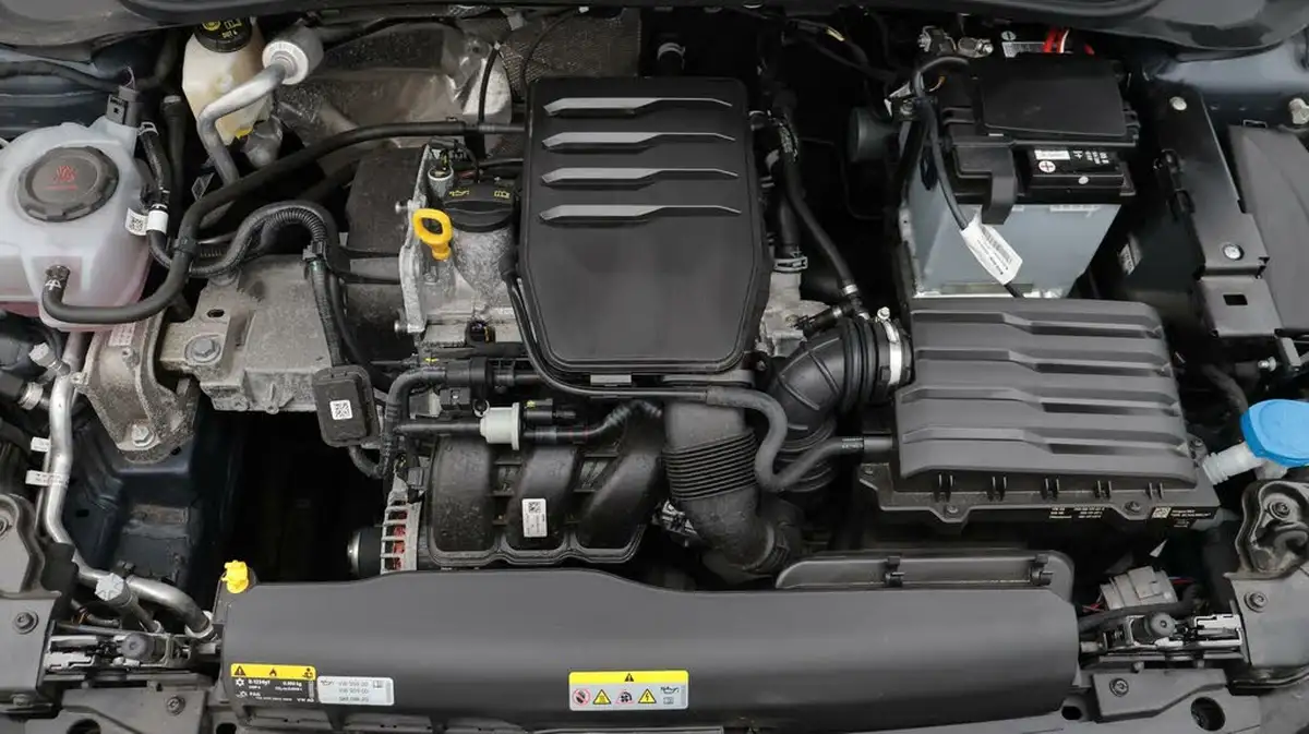 2023-volkswagen-polo-10-life-big-19