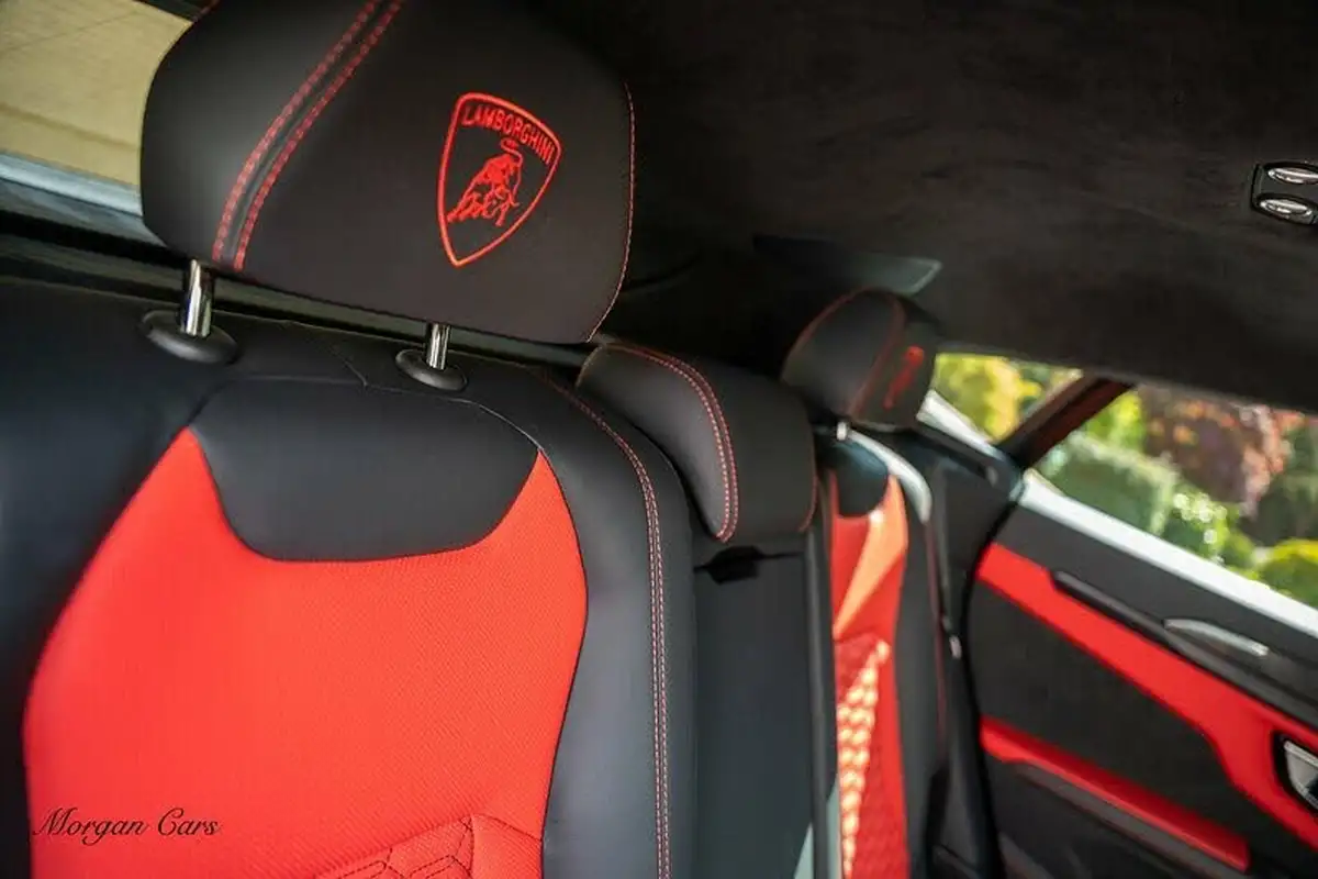 2022-lamborghini-urus-40-no-trim-big-46