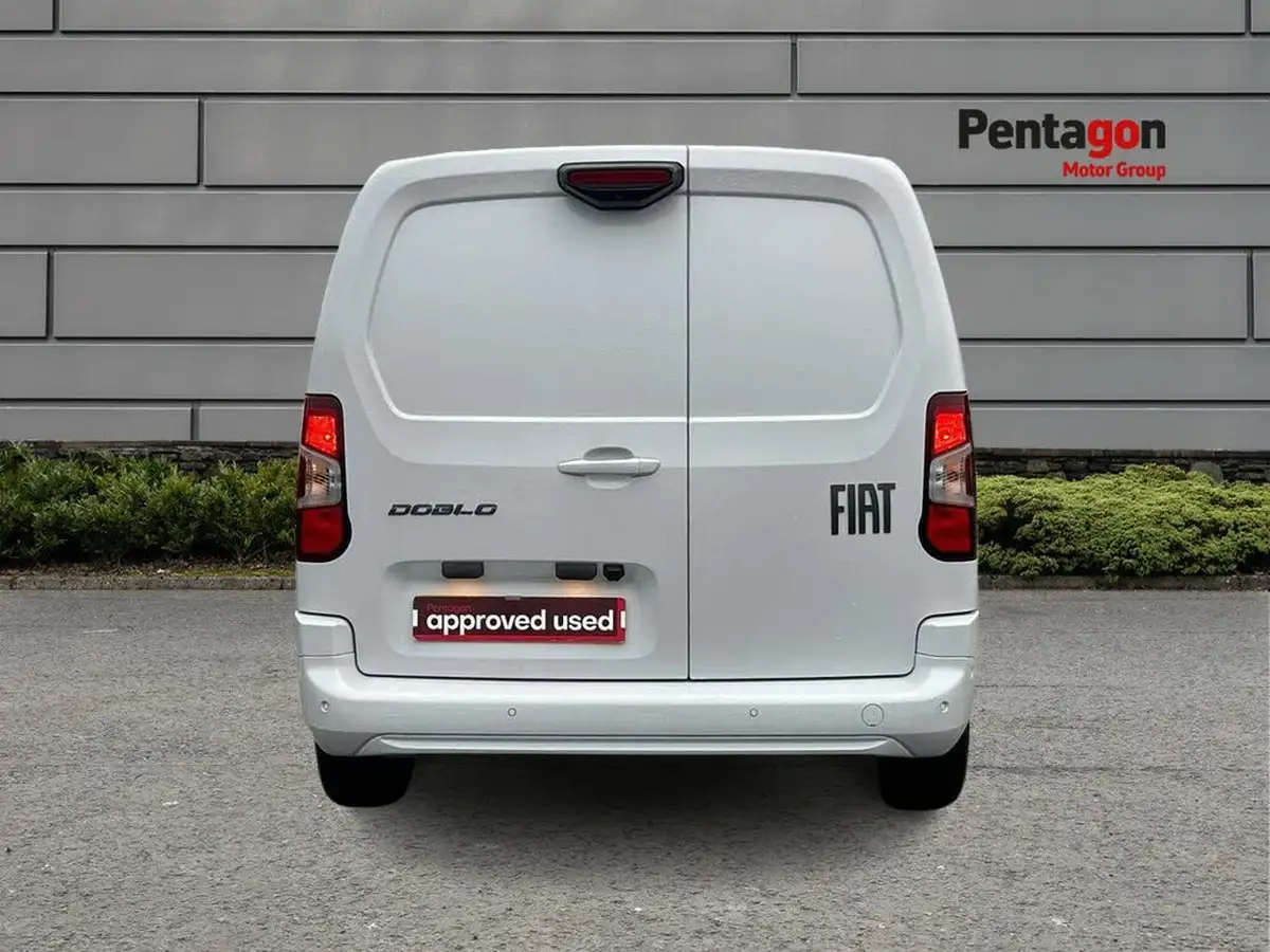 2024-fiat-doblo-15bluehdi-standard-l1h1-swb-100bhpeu6d-l1h1-1000kg-big-16