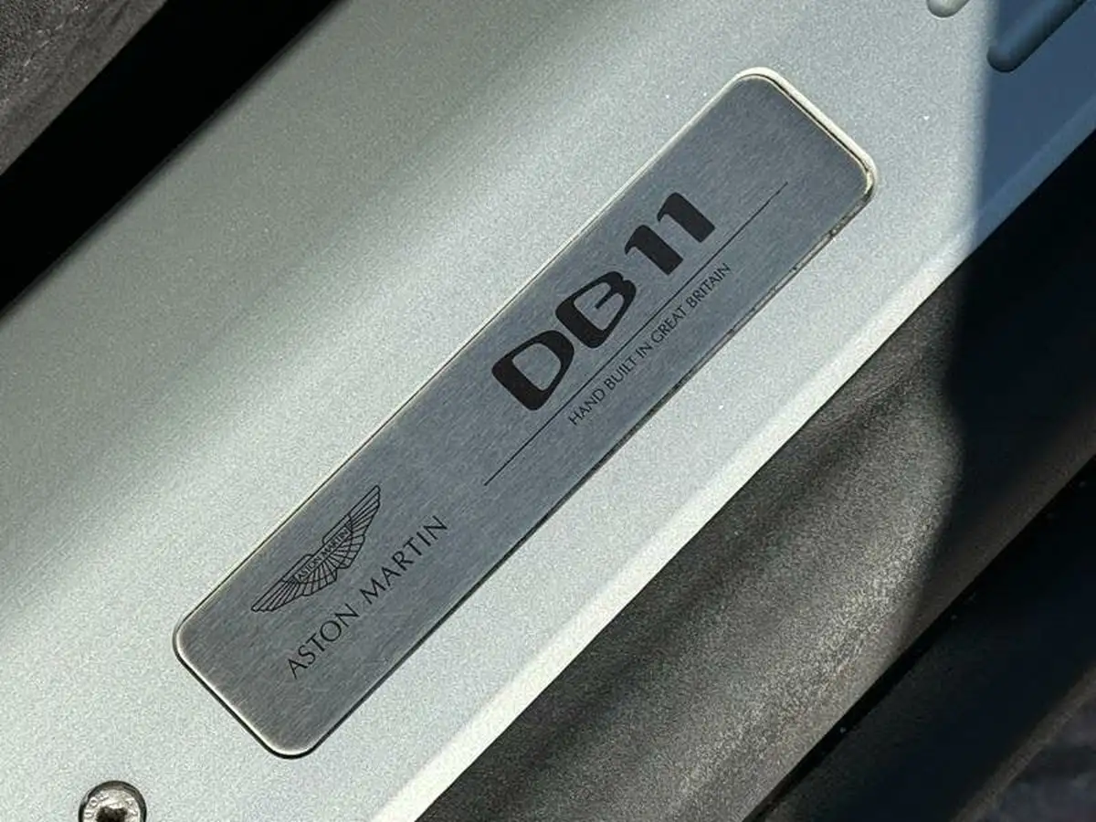 2021-aston-martin-db11-40-v8-528bhp-big-17