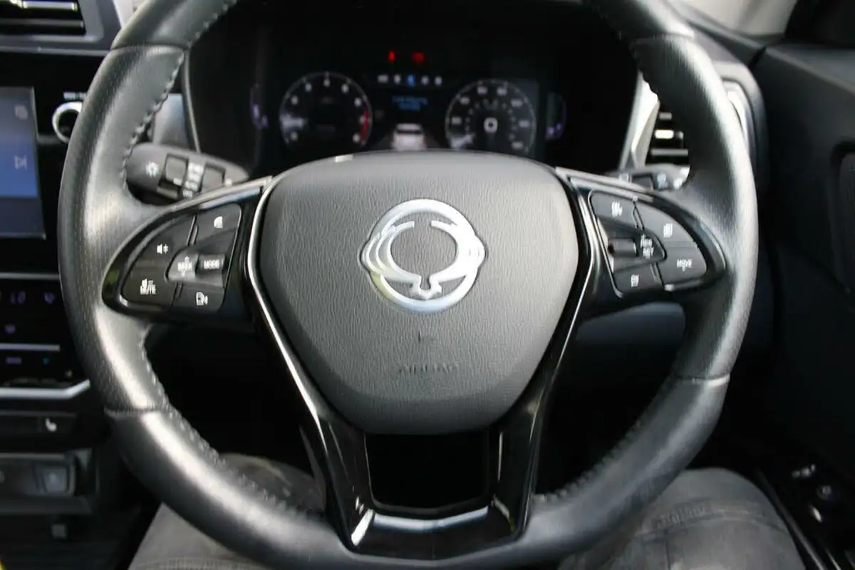 2023-kgm-ssangyong-tivoli-15-ultimate-big-10