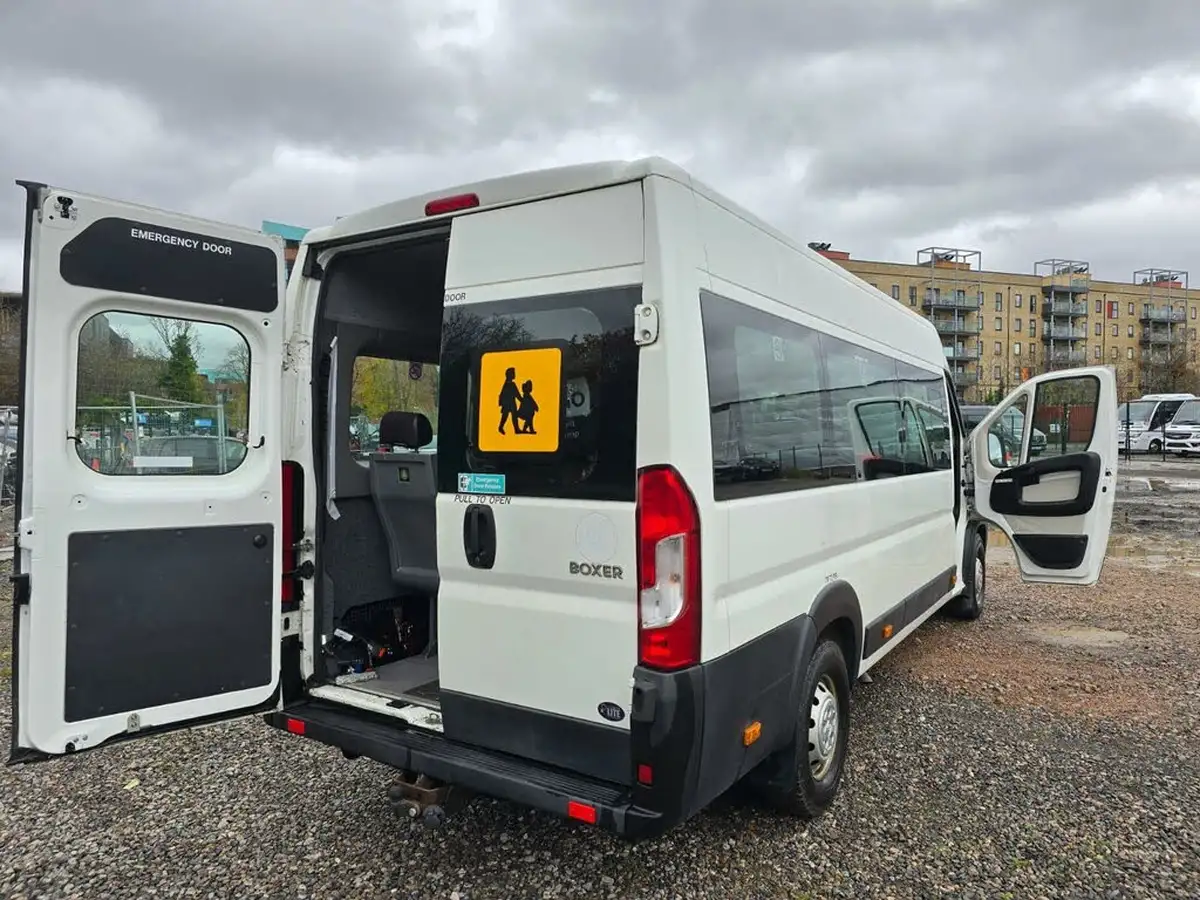 2018-peugeot-boxer-20-bluehdi-440-l4-h2-130-panel-big-19