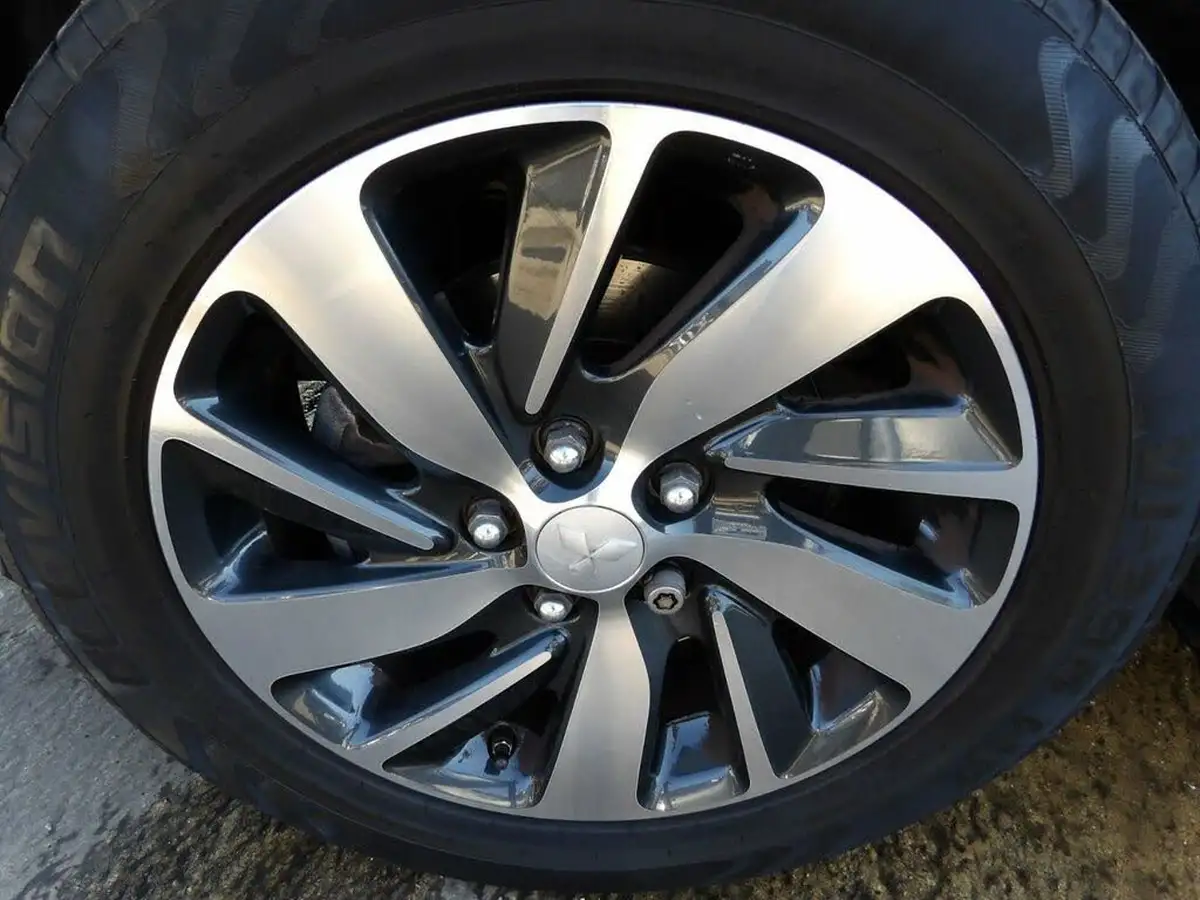 2015-mitsubishi-asx-16-3-big-24