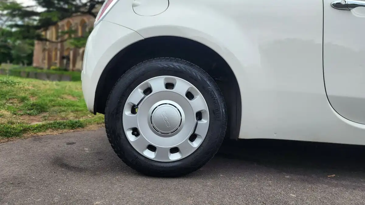 2015-fiat-500-12-pop-ss-big-10