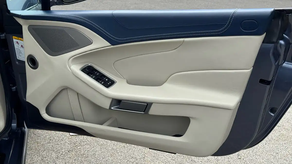 2014-aston-martin-vanquish-big-18