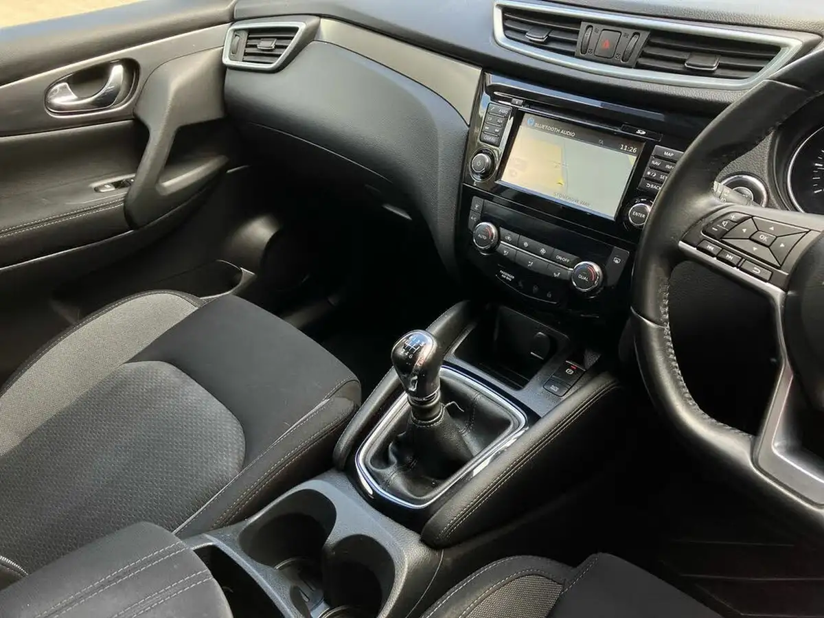 2018-nissan-qashqai-12-dig-t-n-connecta-big-19
