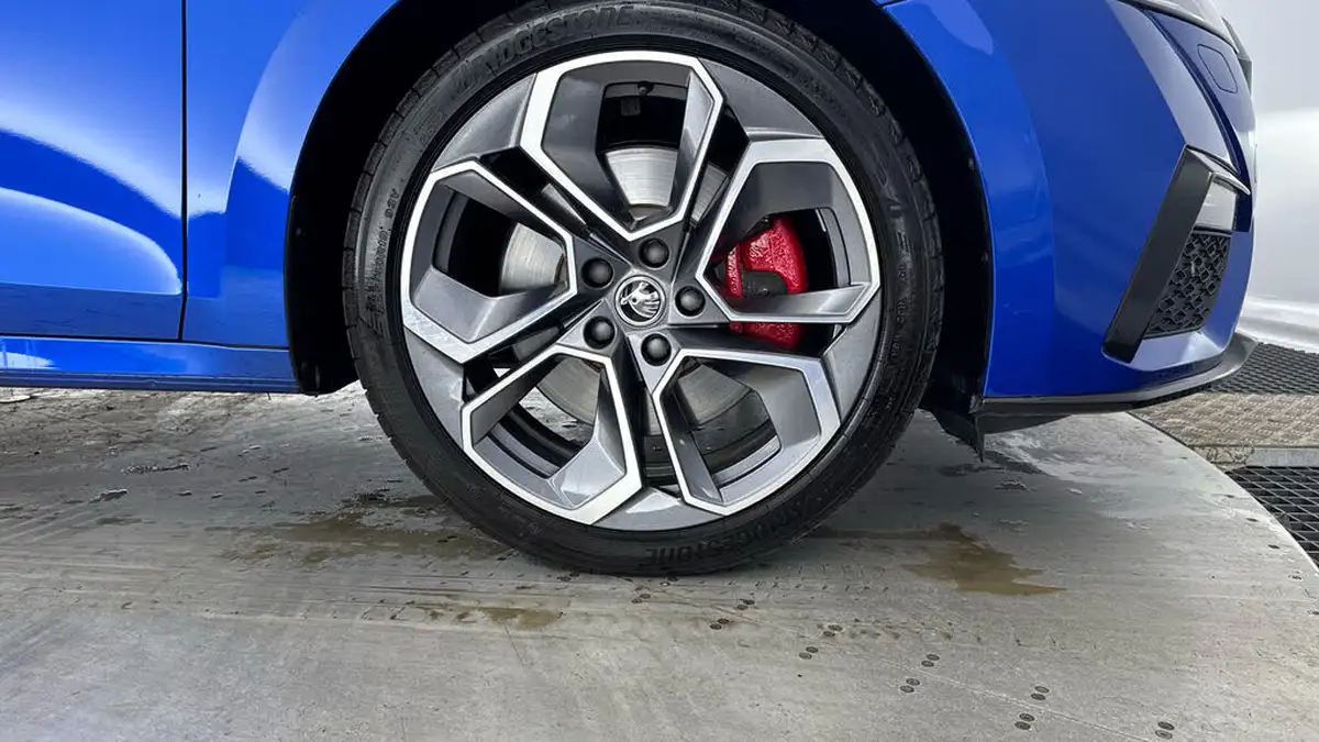 2024-skoda-octavia-20-tsi-vrs-245ps-estate-dsg-big-27