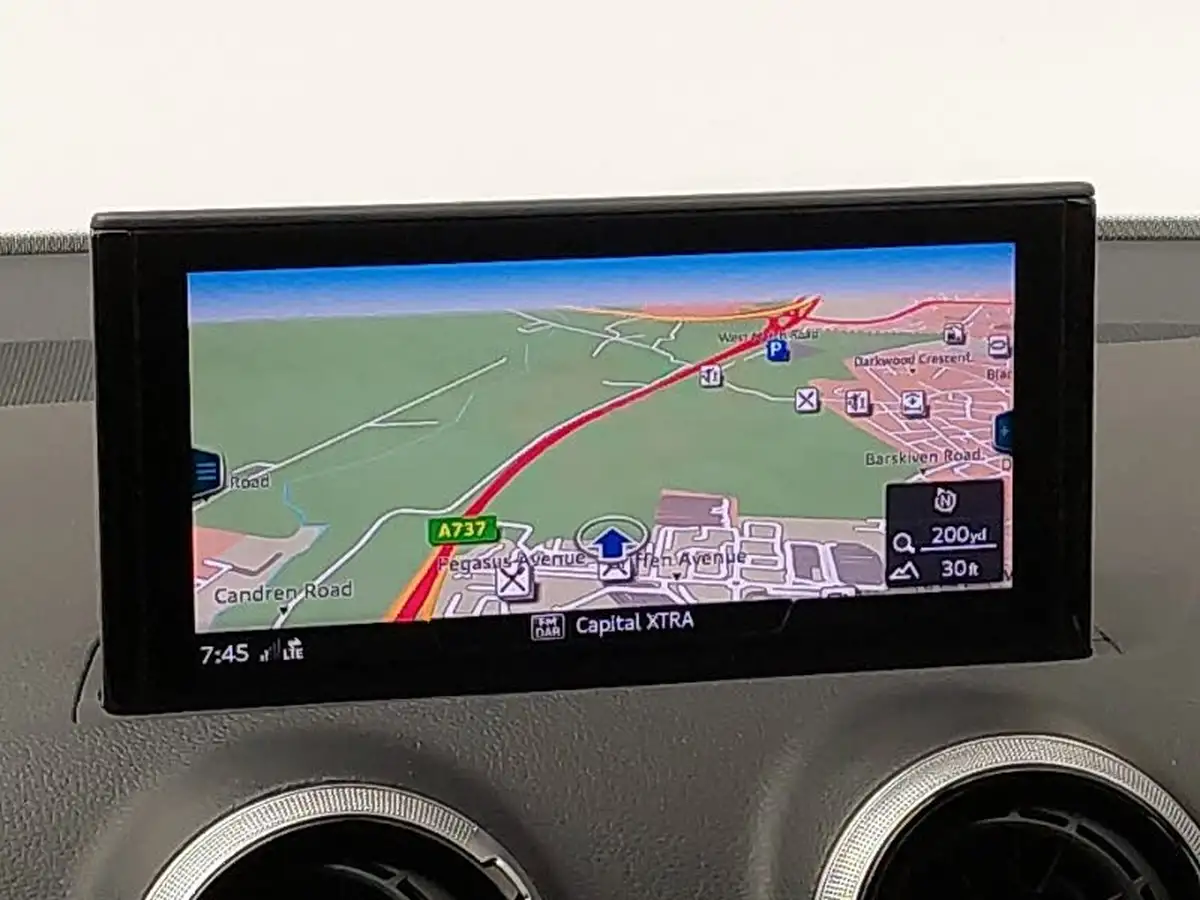2022-audi-q2-10-30-tfsi-s-line-big-10