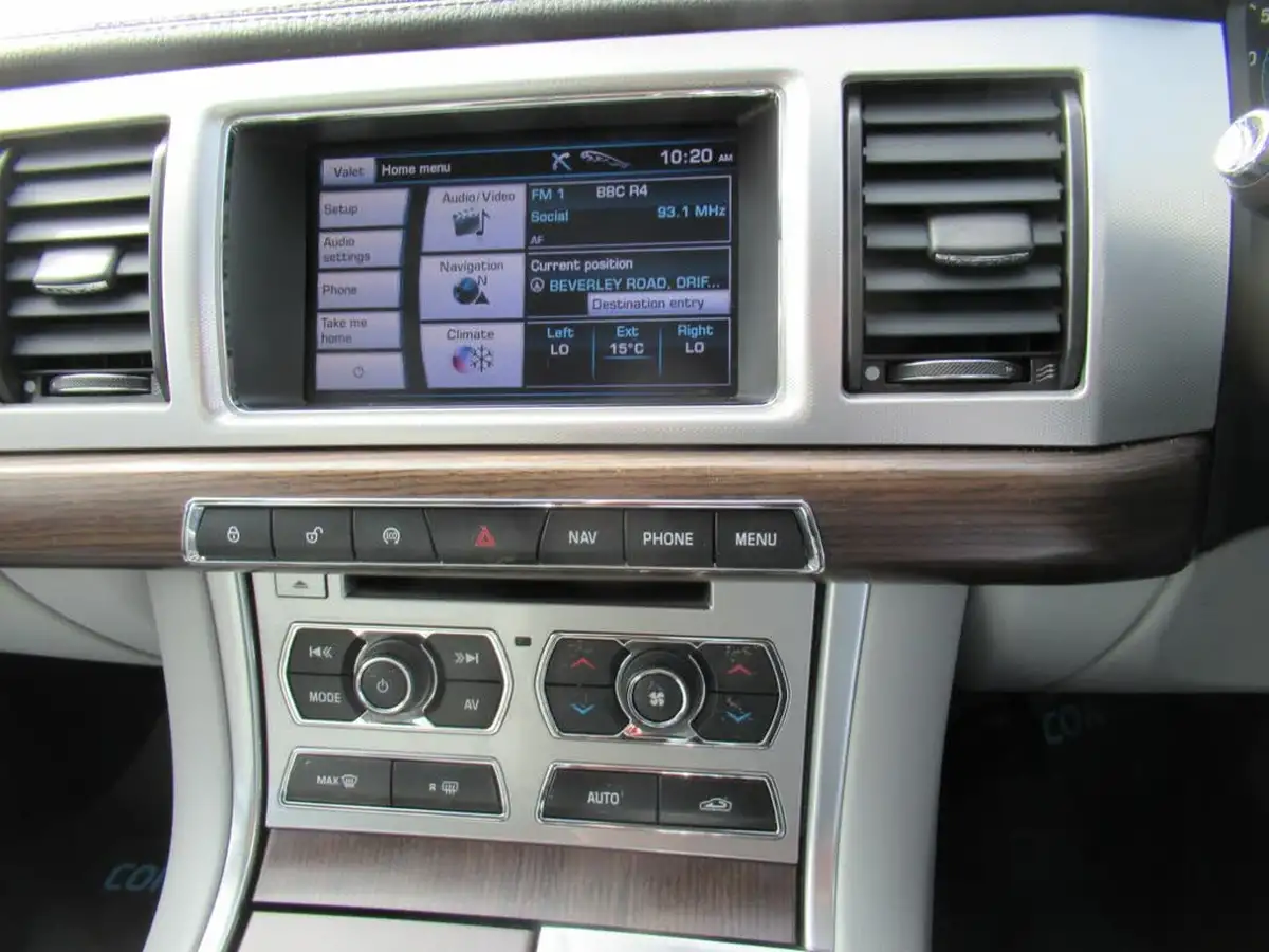 2013-jaguar-xf-22td-luxury-163ps-ss-saloon-4d-auto-big-15