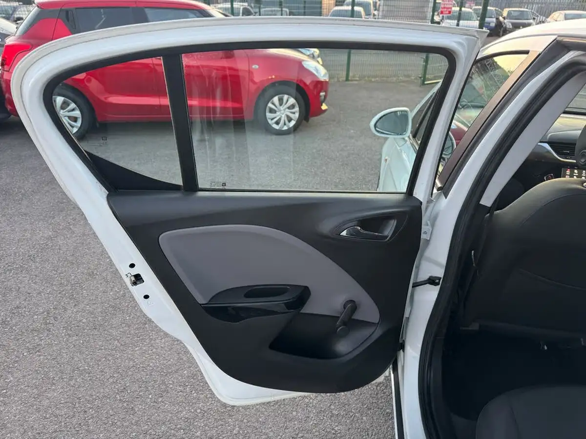 2016-vauxhall-corsa-14i-se-90ps-ecoflex-5d-1398cc-big-38