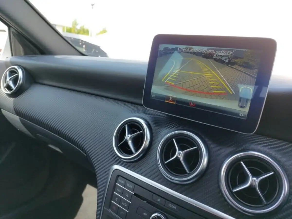 2017-mercedes-benz-a-class-16-a180-amg-line-executivess-7g-dct-big-15