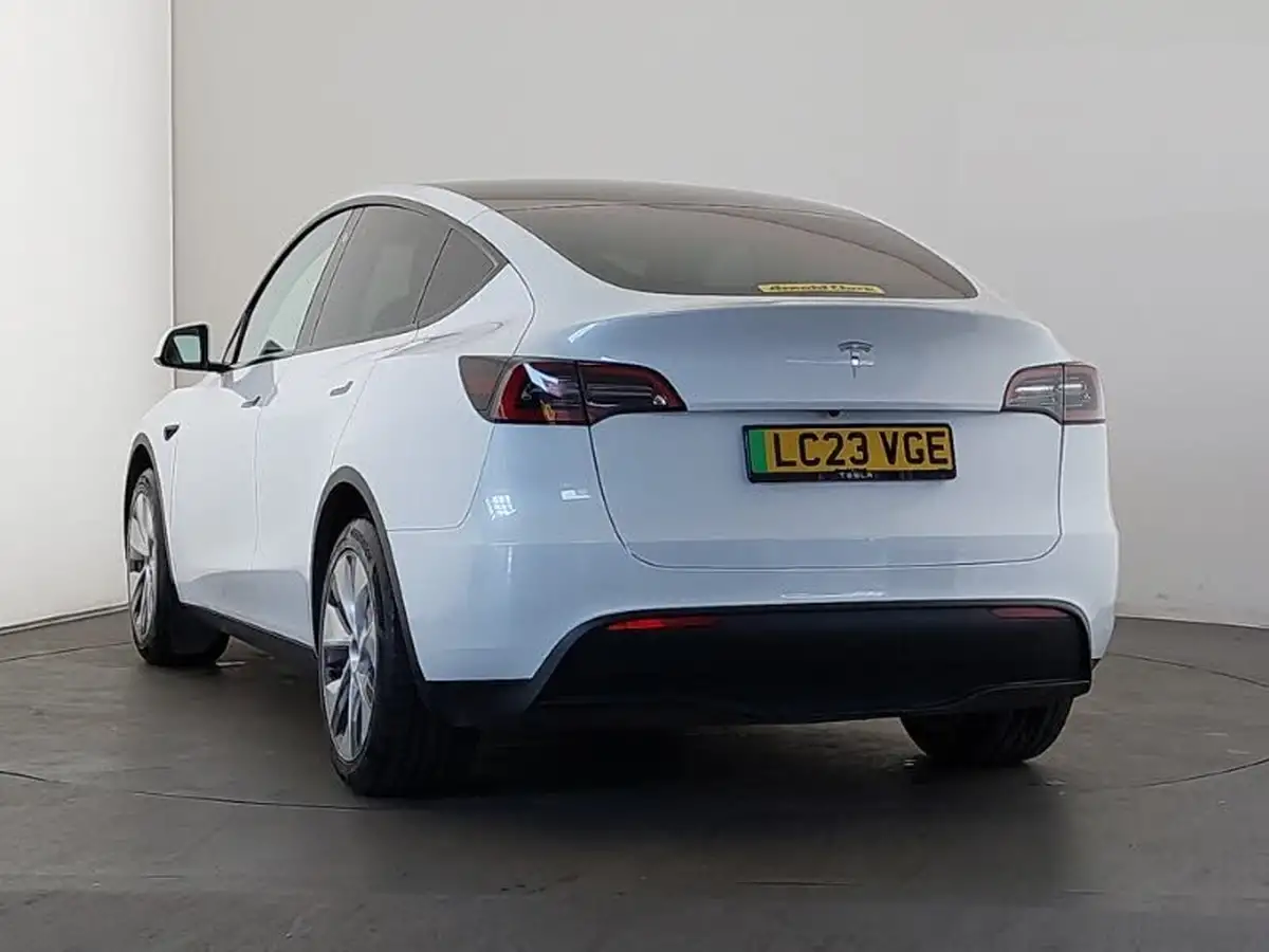 2023-tesla-model-y-e-rwd-big-1