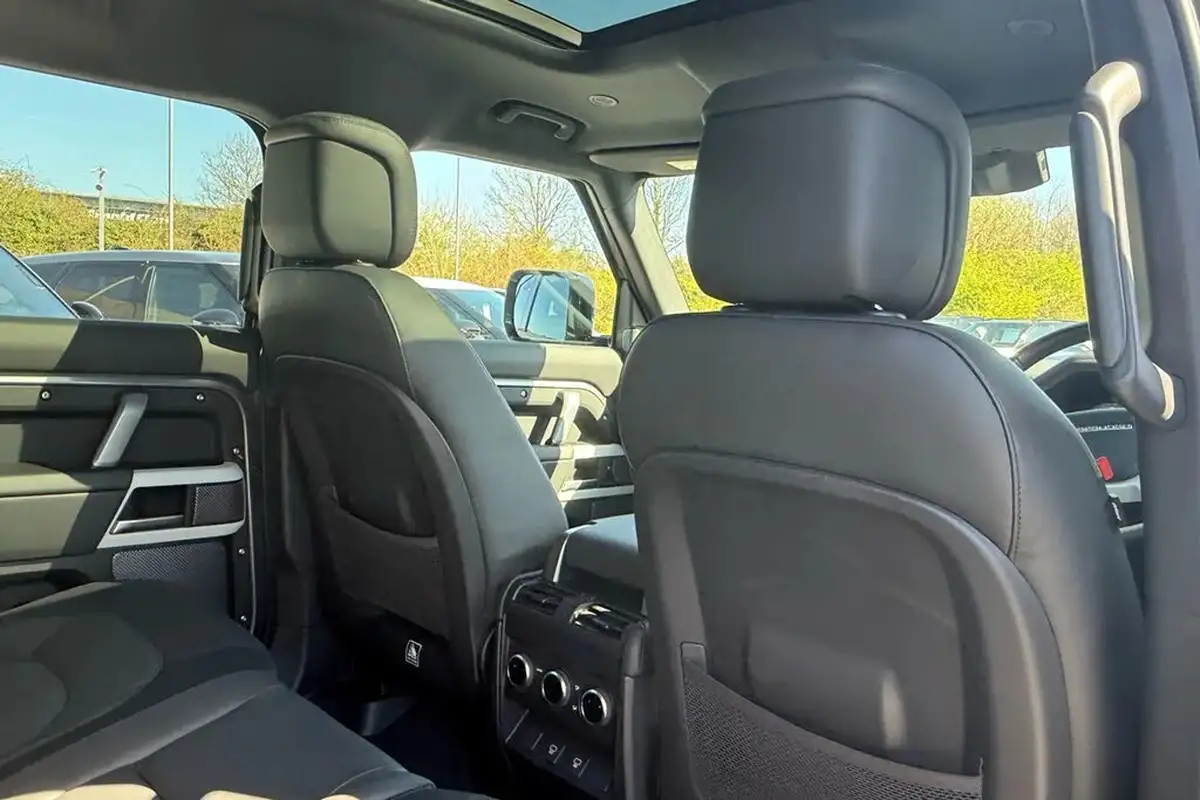 2024-land-rover-110-defender-30-d300-x-dynamic-hse-big-21