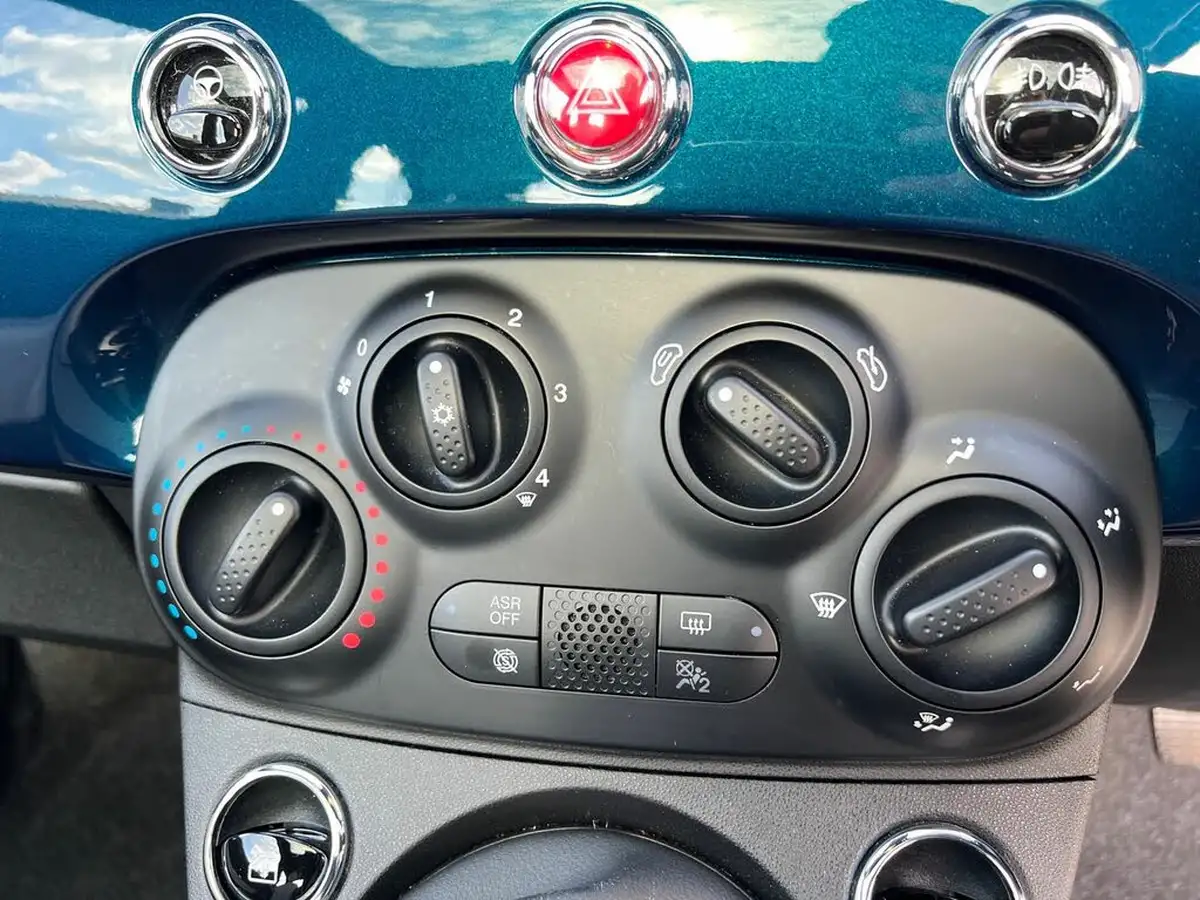 2022-fiat-500-10-dolcevita-big-21