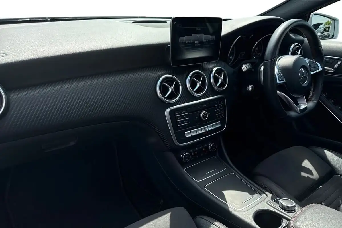 2016-mercedes-benz-a-class-big-14