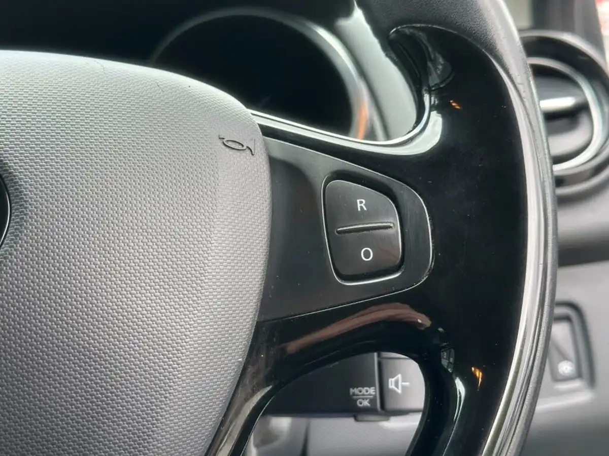 2015-renault-clio-15dci-dynamique-s-medianavss-big-18