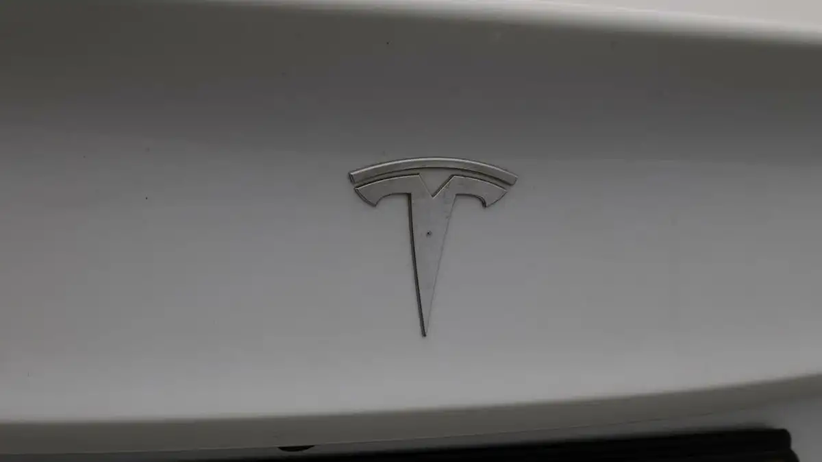 2021-tesla-model-3-e-long-range-4x4-big-21