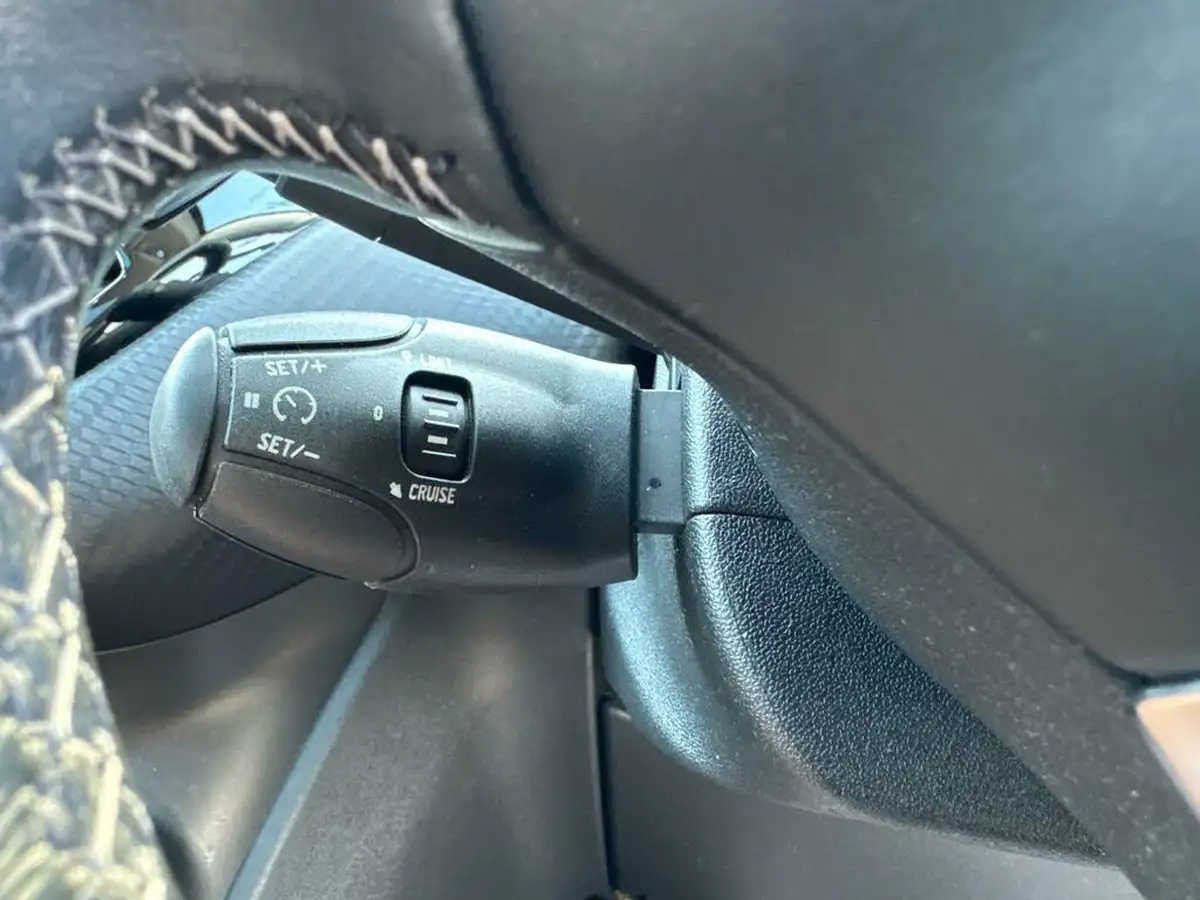 2018-peugeot-208-12-puretech-allure-premium-ss-big-20