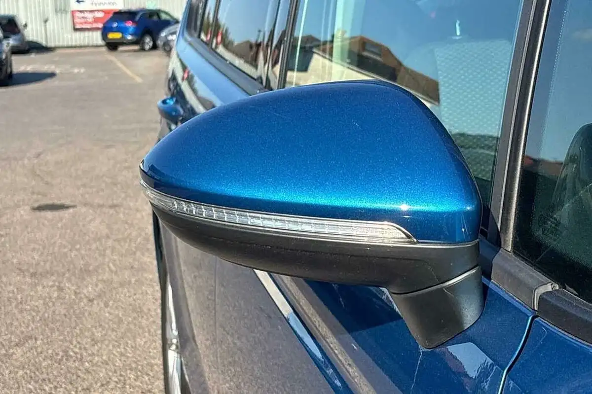 2021-volkswagen-touran-15-tsi-se-family-dsg-big-22