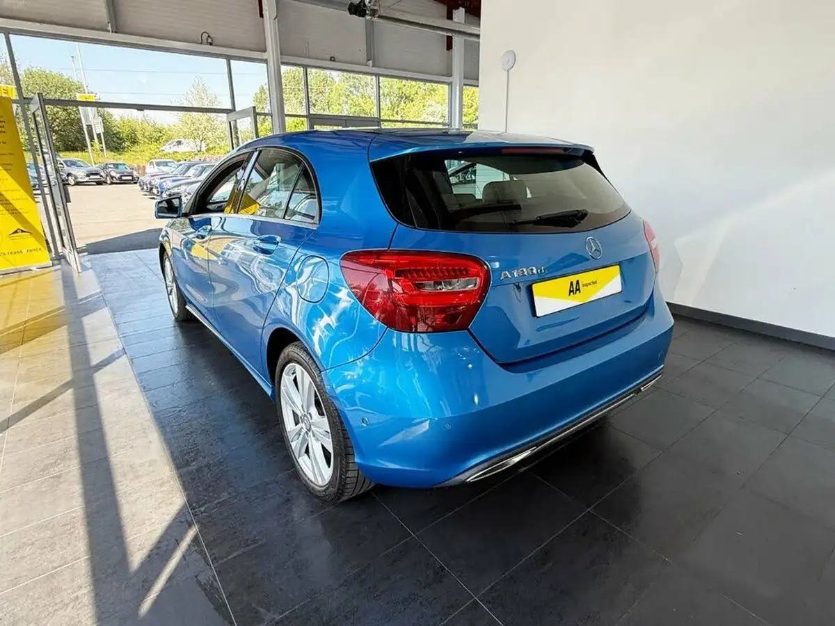 2016-mercedes-benz-a-class-15d-a180d-sport-ss-7g-dct-big-10