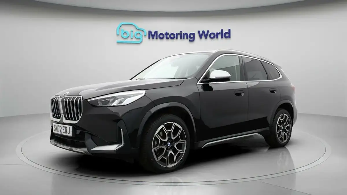 2022-bmw-x1-15-sdrive20i-xline-big-2